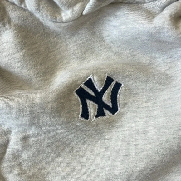 Madhappy New York Yankees hoodie. - Picture 5 of 8